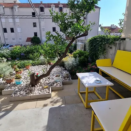 Apartman Naranca- With 2 Bedrooms Makarská