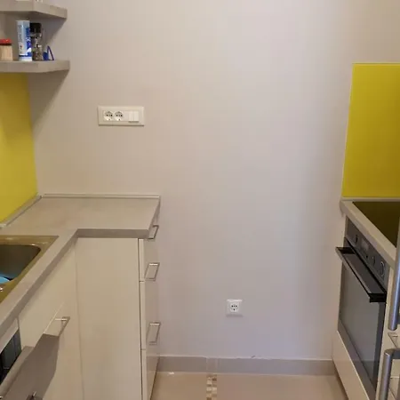 Apartman Naranca- With 2 Bedrooms Apartment Makarska
